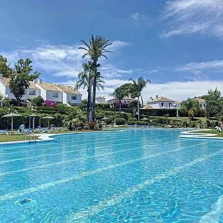 Apartment Townhouse For 7 People With Private Garden 10 Min From Puerto Banus *