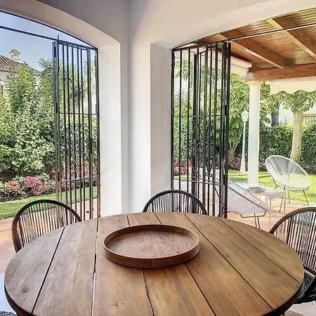 Apartment Townhouse For 7 People With Private Garden 10 Min From Puerto Banus