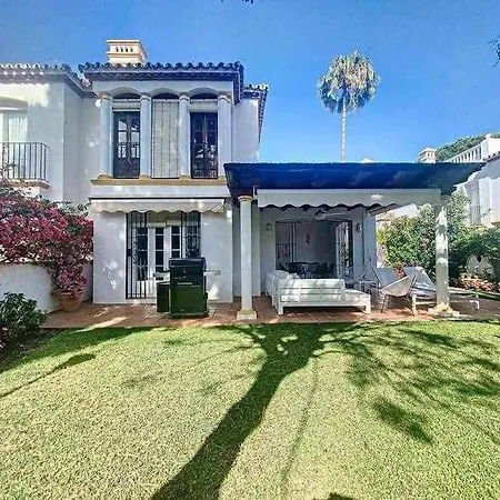 Townhouse For 7 People With Private Garden 10 Min From Puerto Banus