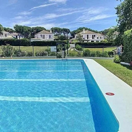 Townhouse For 7 People With Private Garden 10 Min From Puerto Banus Estepona