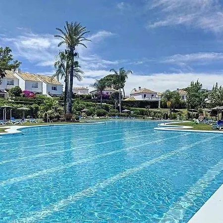 Townhouse For 7 People With Private Garden 10 Min From Puerto Banus Apartment *