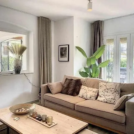 Townhouse For 7 People With Private Garden 10 Min From Puerto Banus